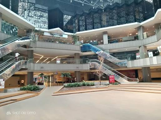 Galleria Ataköy iç mekânı ve yürüyen merdivenleri